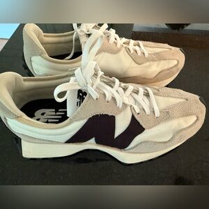 New Balance 327 Sneakers